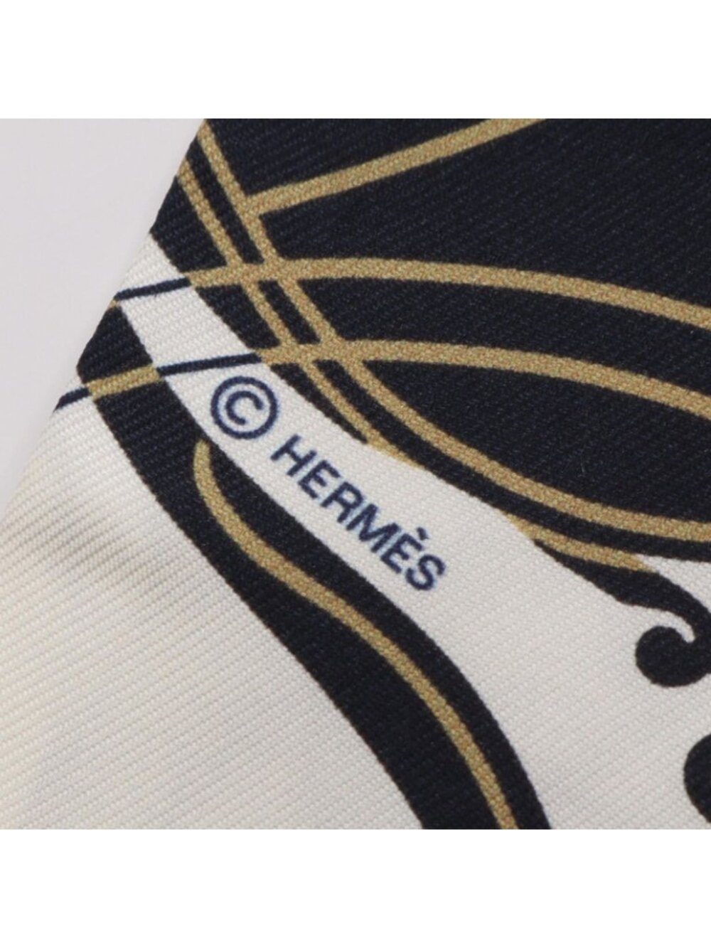 Hermes Scarf Twill Ex Libris Silk - Picture 4 of 7